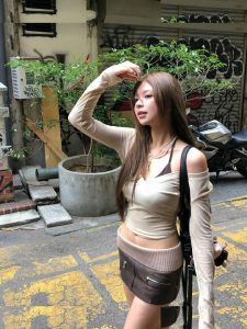 Elyn Leong - Image 38