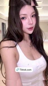 Elyn Leong - Image 11