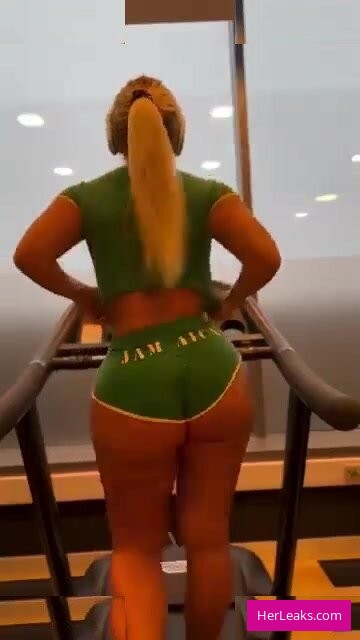 Jolie Becker - Image 8
