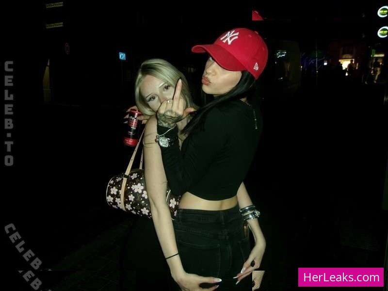 Lena Devis - Image 117