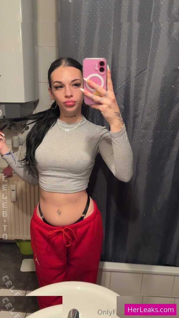 Lena Devis - Image 63