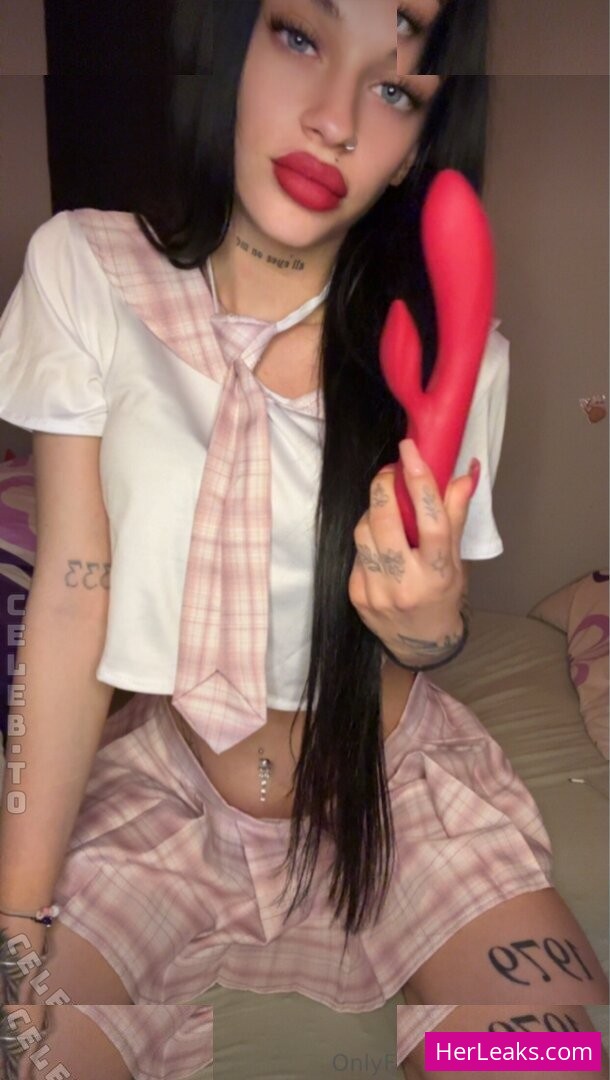 Lena Devis - Image 31