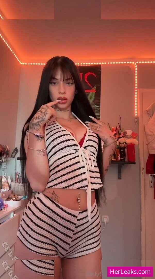 Lena Devis - Image 11