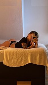 Leyla Petrow - Image 20