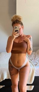 Leyla Petrow - Image 12