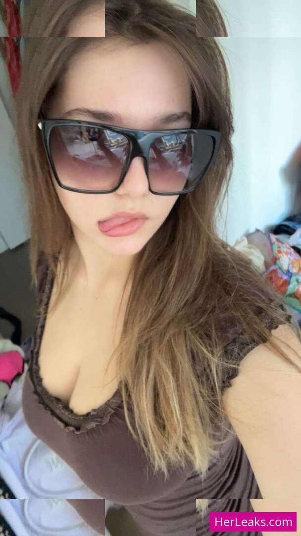 Sara Dobrik - Image 180